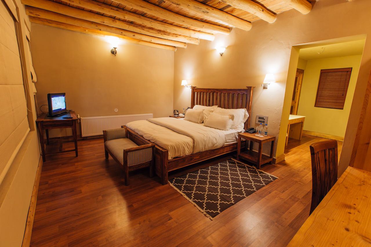 Ladakh Sarai Resort Leh Bagian luar foto